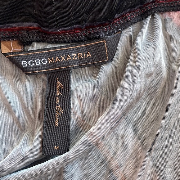 BCBG MAX AZRIA SzM stretch rayon skirt for work or travel - Picture 5 of 6